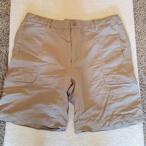 The North face  khaki shorts men sz xl. Cargo back elastic waist